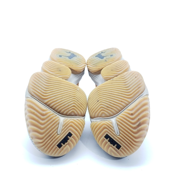 Size 12 - Mens Nike LeBron 16 Low x Atmos Safari 2019 PreOwned without box - Picture 7 of 9